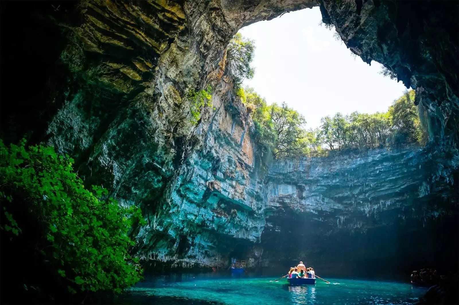 Melissani Mağarası