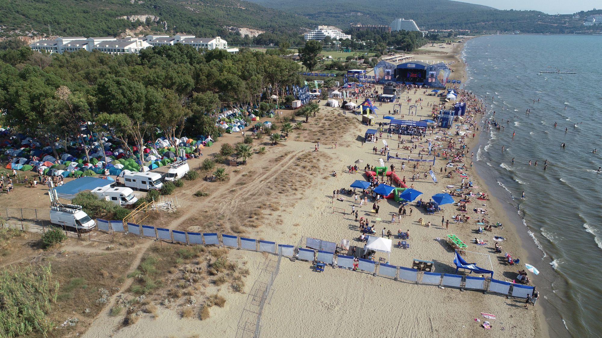 Pamucak Plajı'nda kamp yapılır mı?
