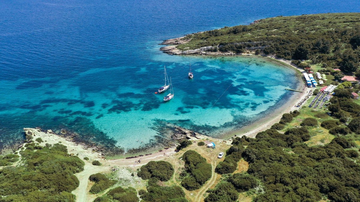Urla Azmak Plajı nerede nasıl gidilir? Azmak Plajına giriş ücretli mi?