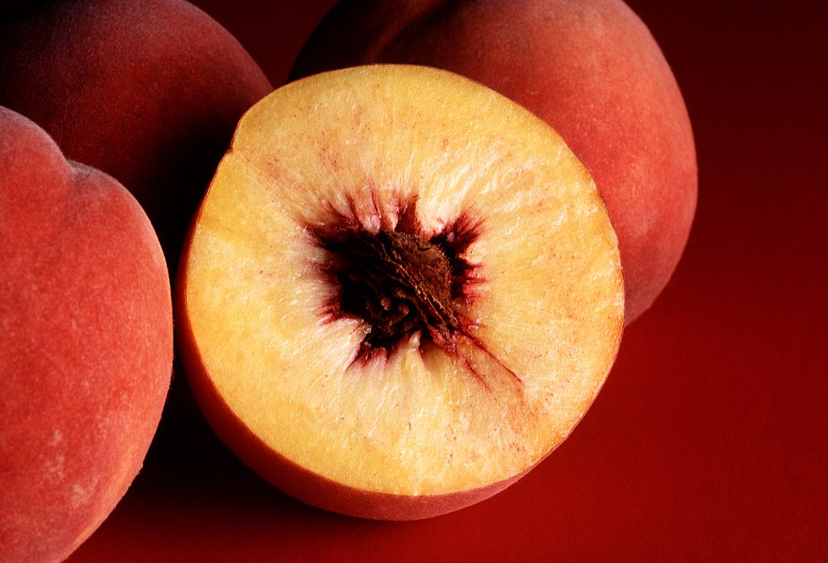1200px-Autumn_Red_peaches