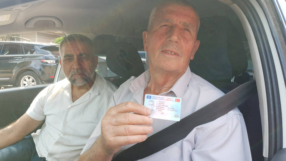 73-yasinda-30-kez-denedi-ehliyetini-aldi