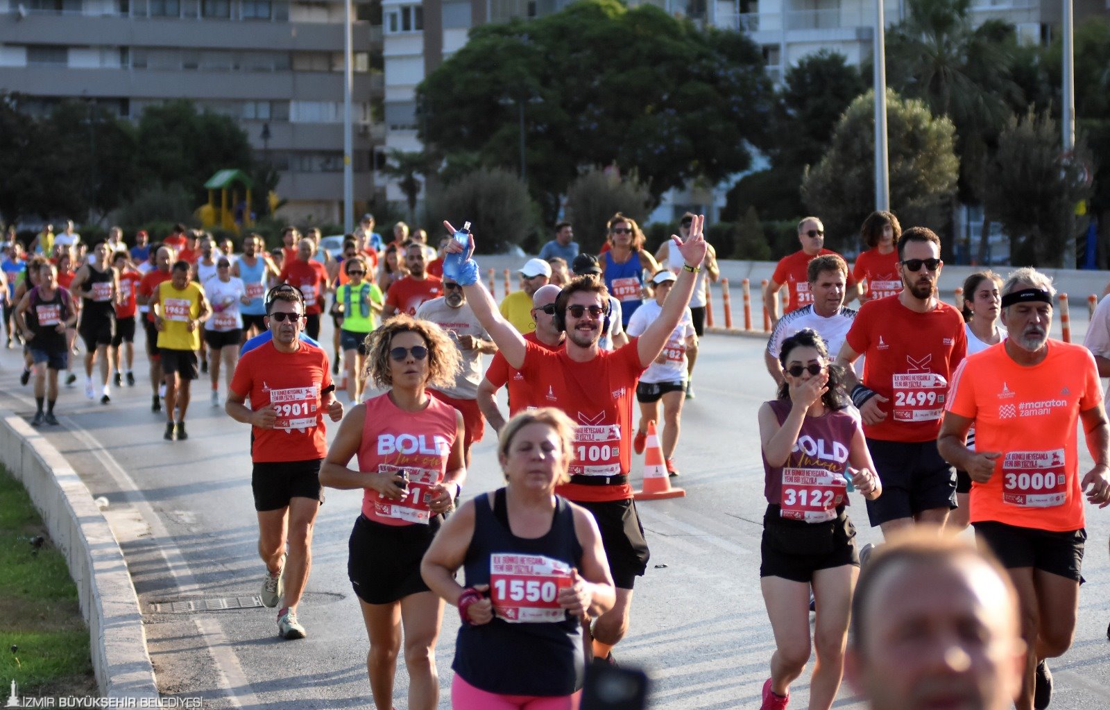 11. Uluslararası 9 Eylül İzmir Yarı Maratonu'ndan kareler