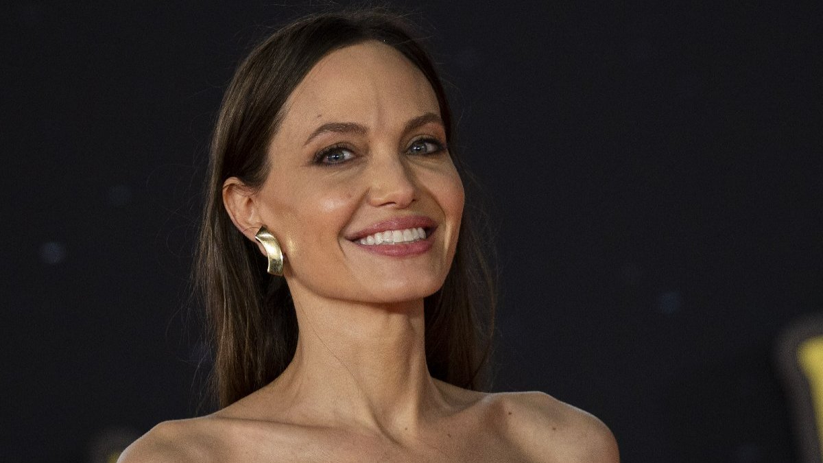 Angelina Jolie-1