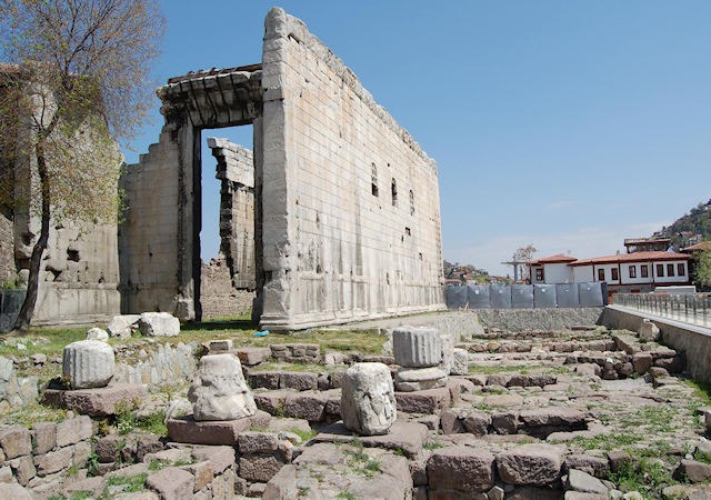Augustus Tapınağı
