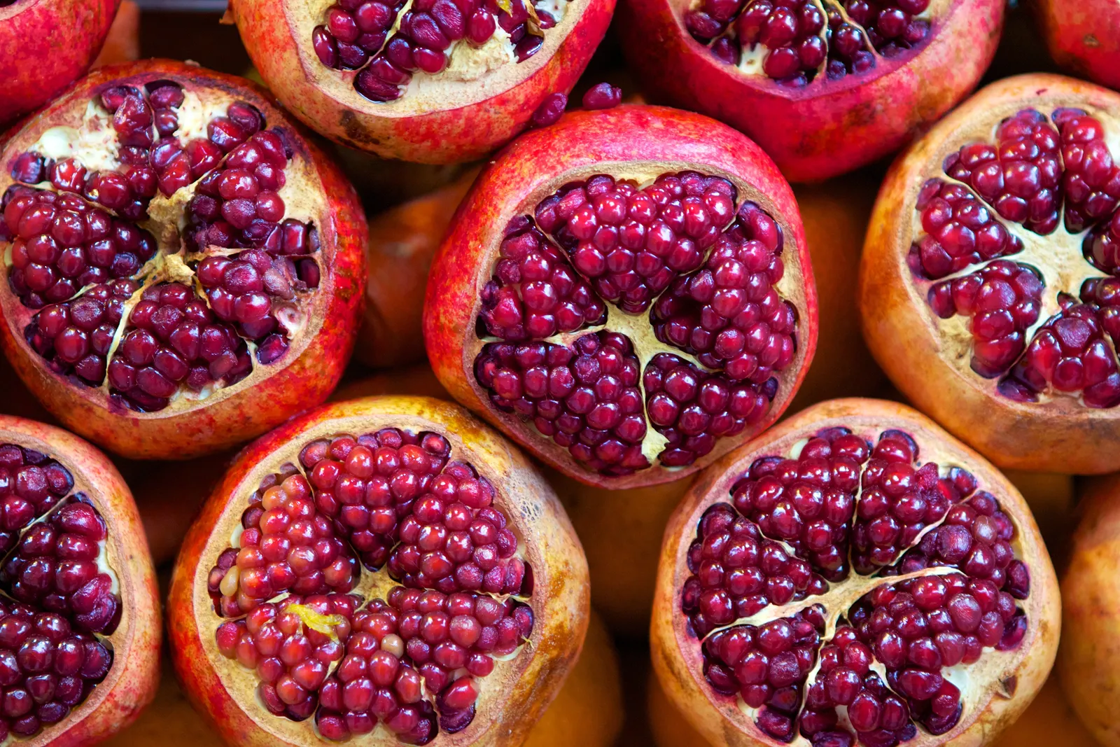 Batch-pomegranate-fruits
