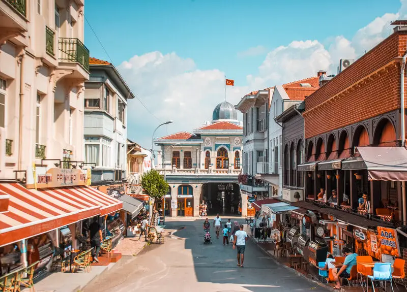 Büyükada'nın Tarihi ve Coğrafi Özellikleri