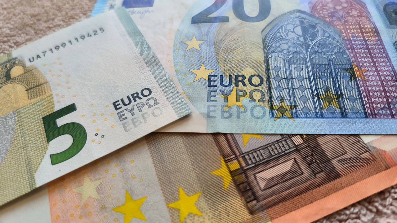 euro-bolgesi-enflasyonu-beklentinin-altinda