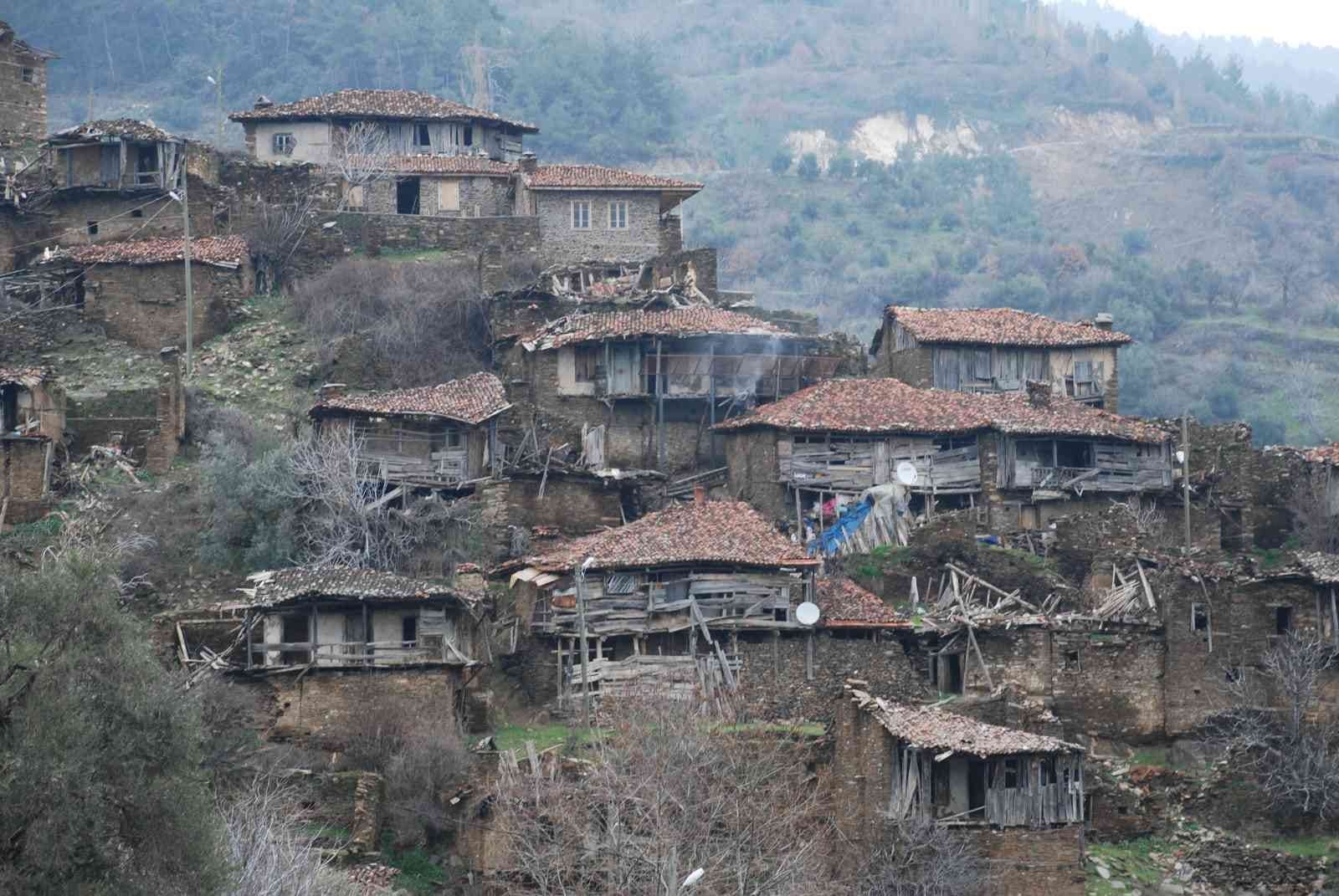 İzmir'e yakınlığıyla bilinen en ürkütücü yer: Lübbey Köyü3