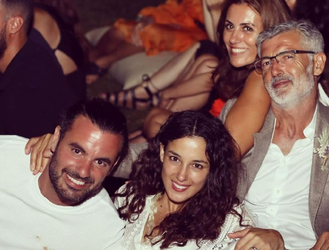 serenay-sarikaya-nin-annesi-cansu-tosun-un-evli-16372373_2905_m