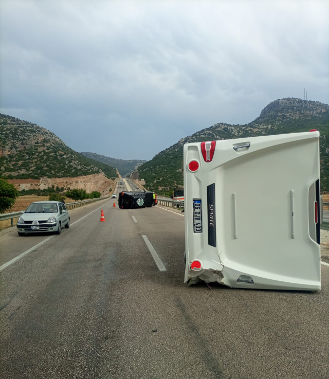 trafik-kazasinda-olumden-donen-sumer-ezgu-iyiyiz-16294912_5502_m