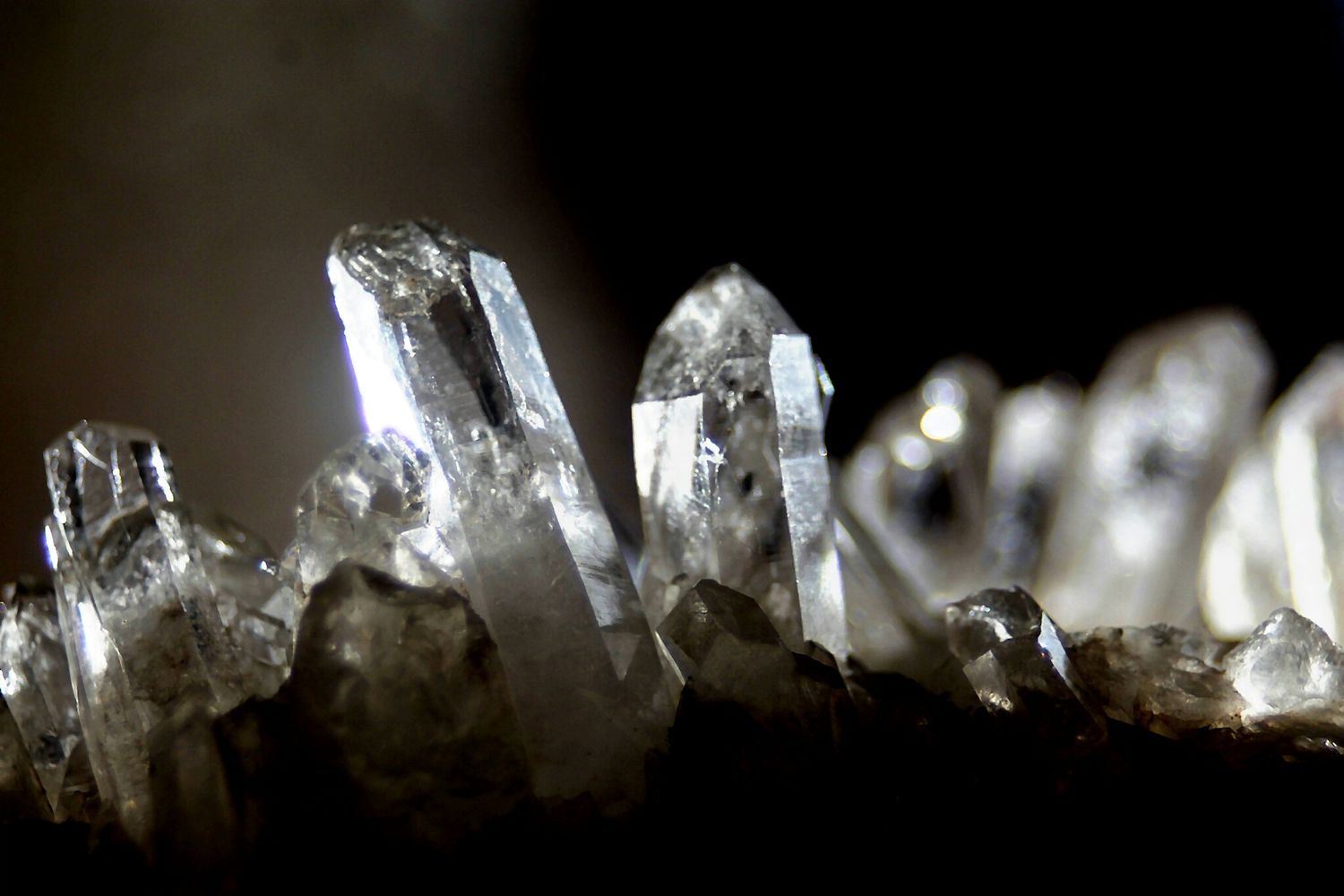 close-up-of-crystal-rock-556690371-599e166c396e5a0011ac6f01