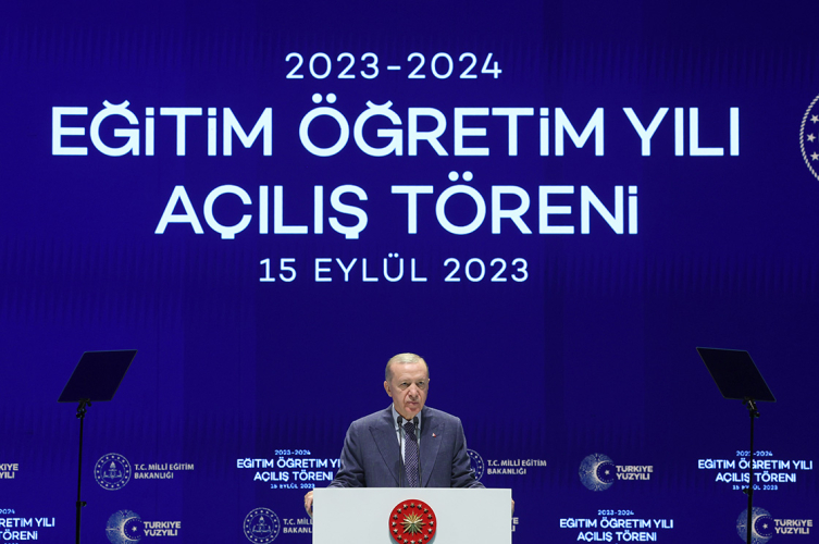 Cumhurbaşkanı Erdoğan'dan Ek Ders Ücretine Zam Müjdesi