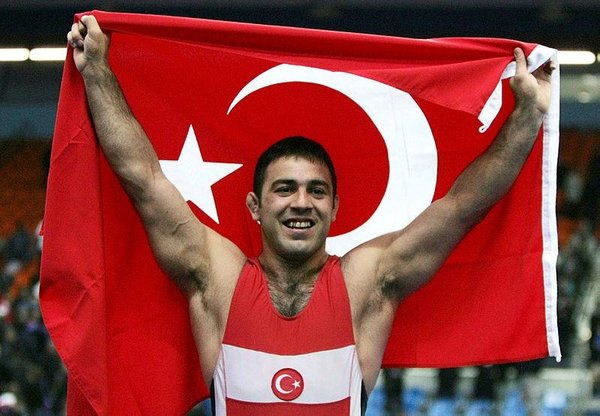 Milli güreşçi Hamza Yerlikaya kimdir? Hamza Yerlikaya nereli ve kaç yaşında?5