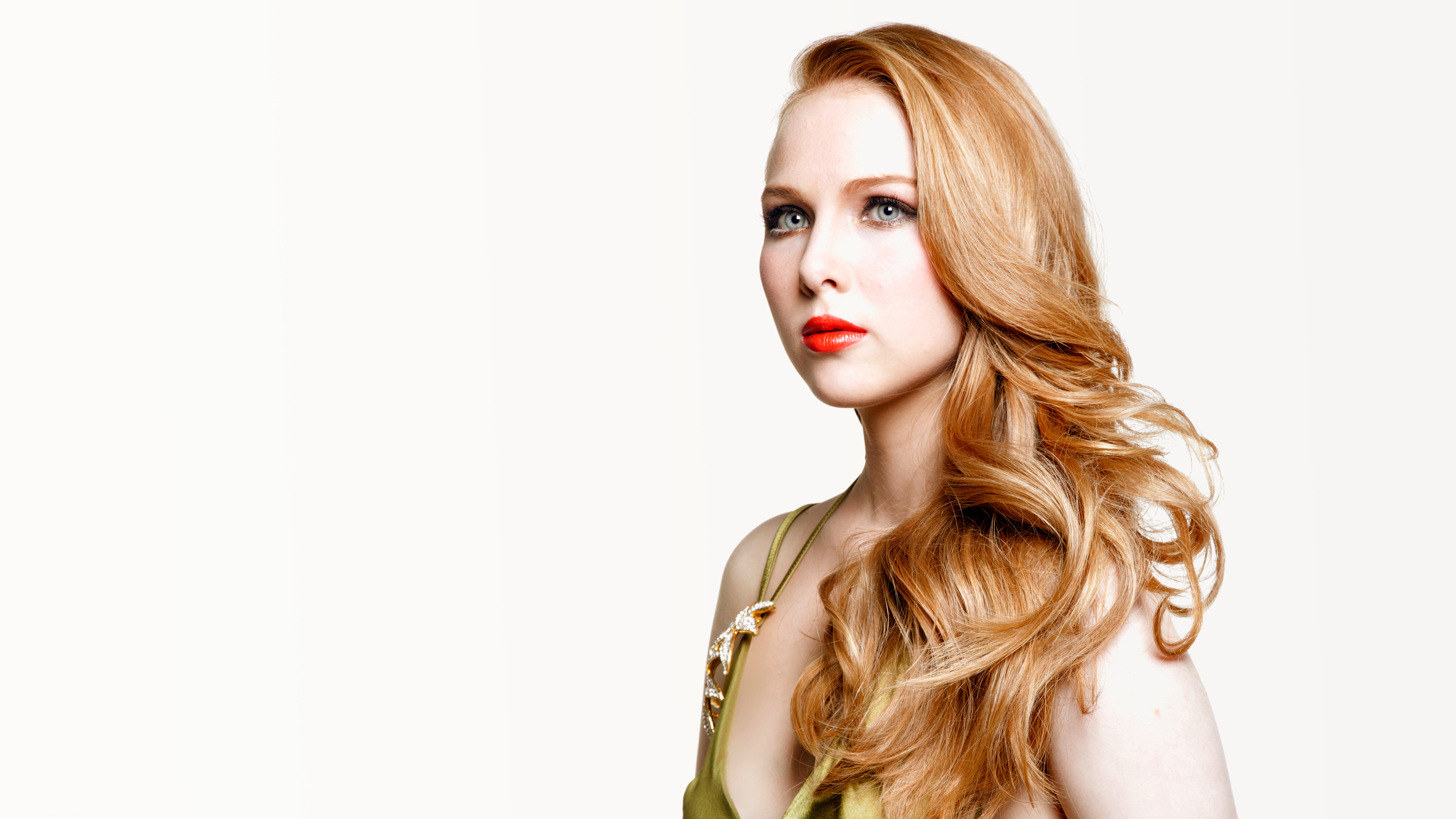 Molly Quinn