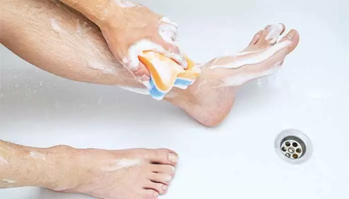 Ways-to-wash-feet-well