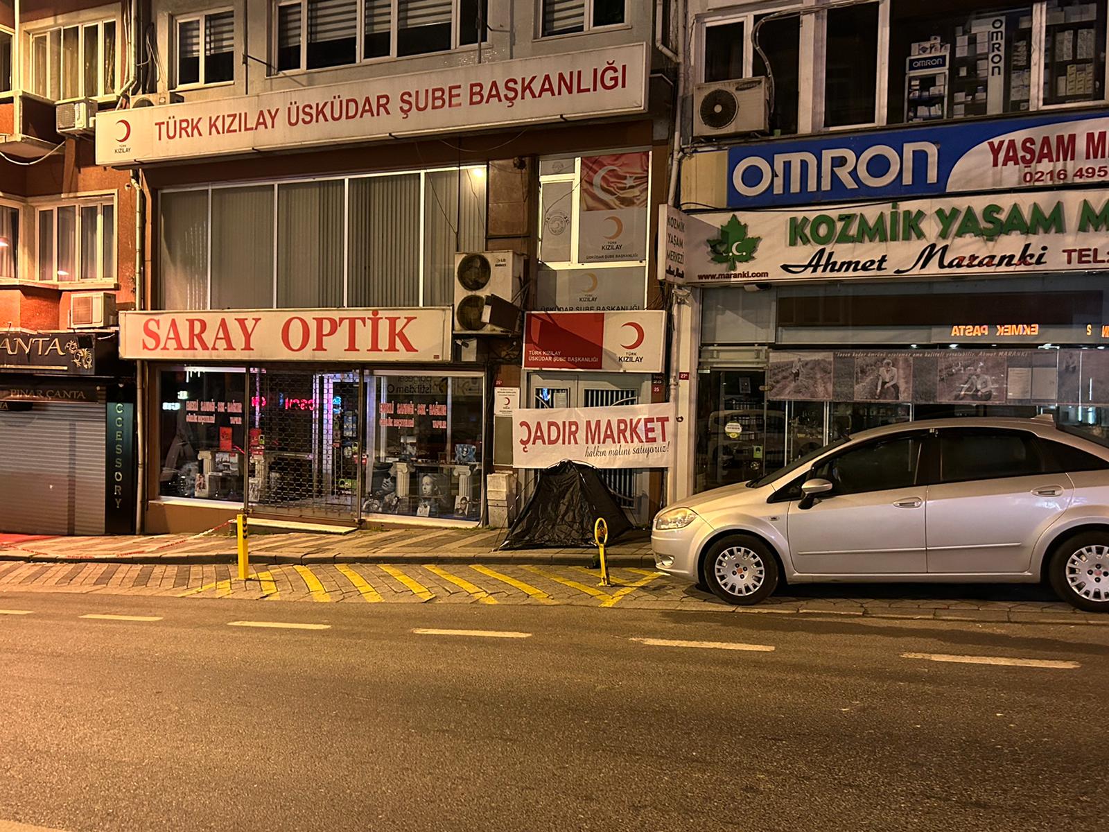 Ti̇p Üyeleri Kızılay Şubesini Protesto Etti: 'Çadır Market Halkın Malını Satıyoruz'-1