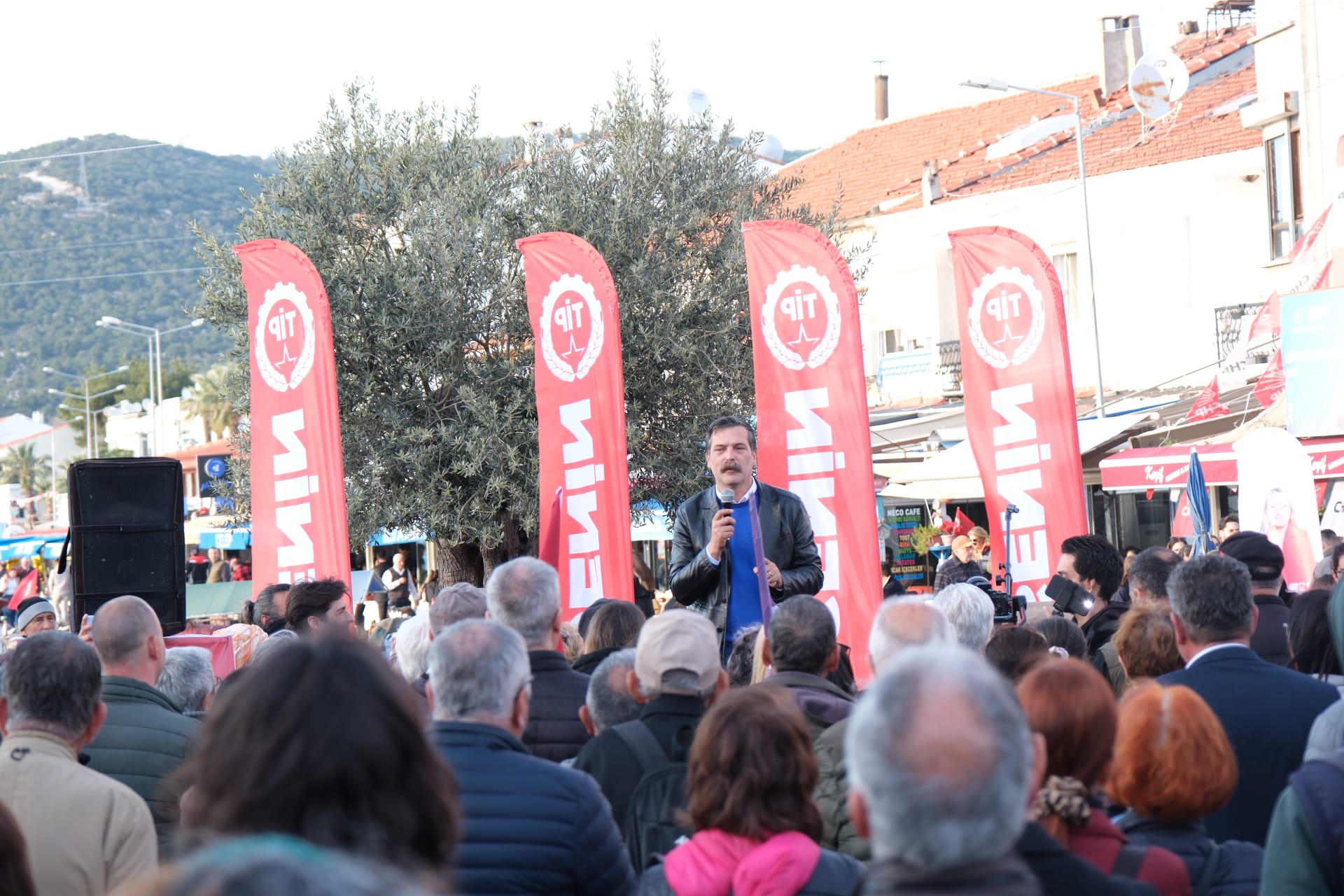 TİP Genel Başkanı Erkan Baş, Foça’da Yurttaşlarla Buluştu-1