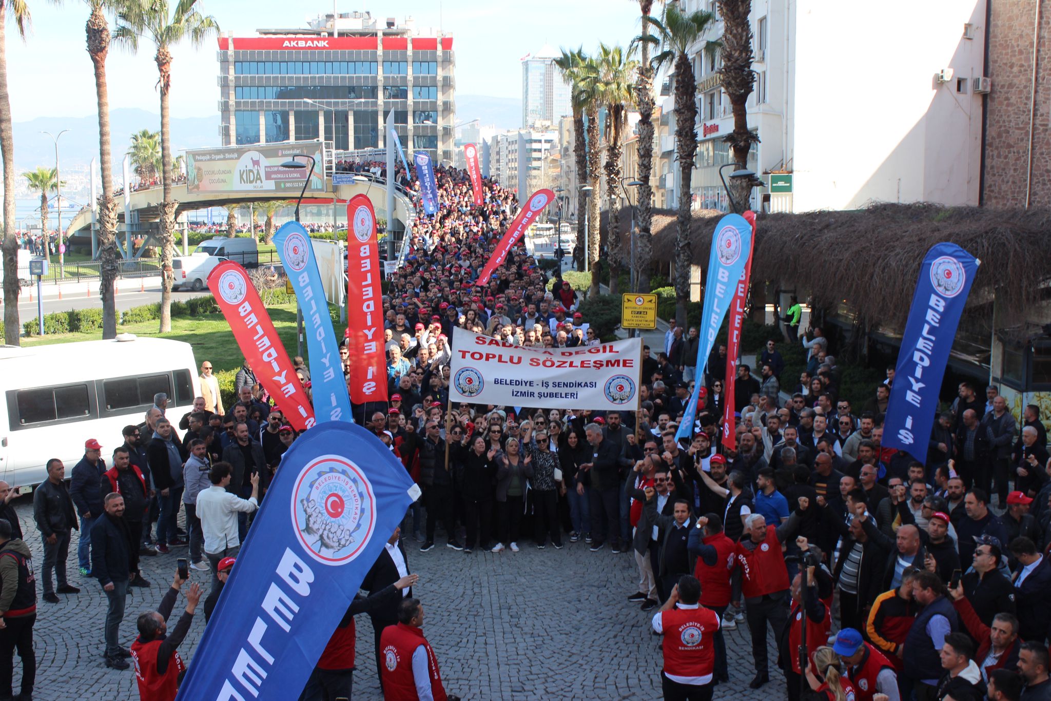 İzmir’de 6 Bin Işçi Eylemde Emekçinin Sesi Duyulmazsa Hayat Durur (3)
