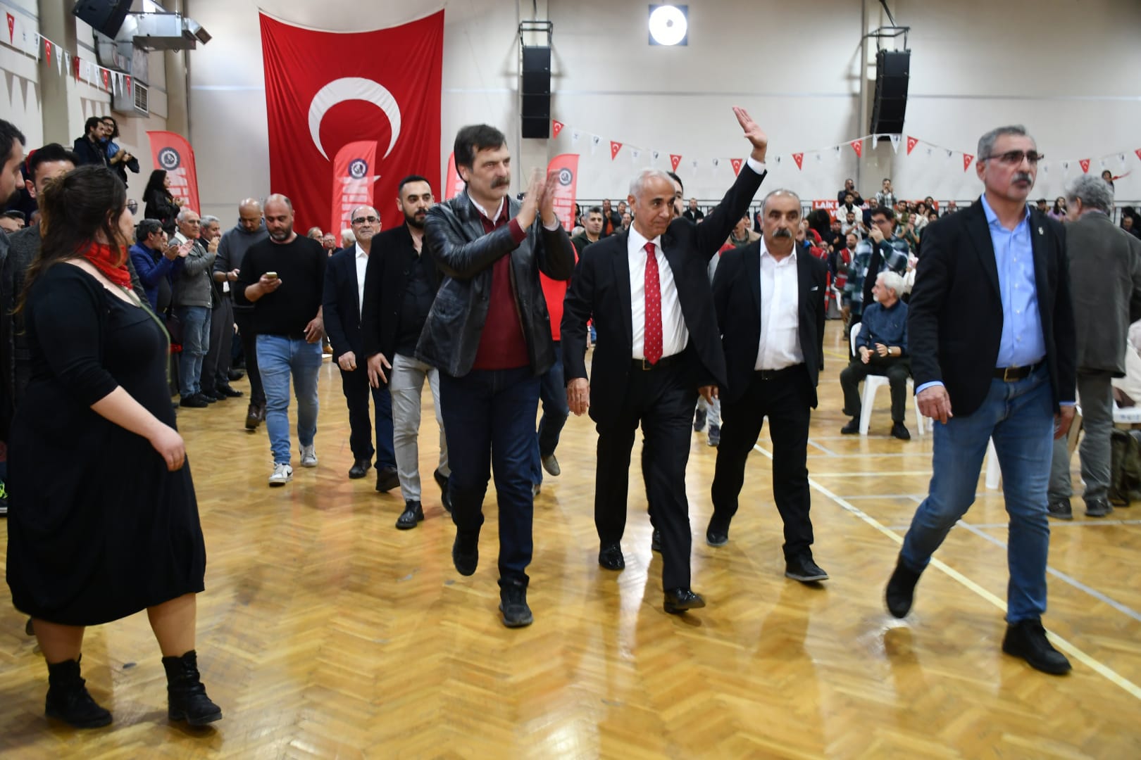 Ti̇p İzmir’de Belediye Başkan Adaylarını Tanıttı