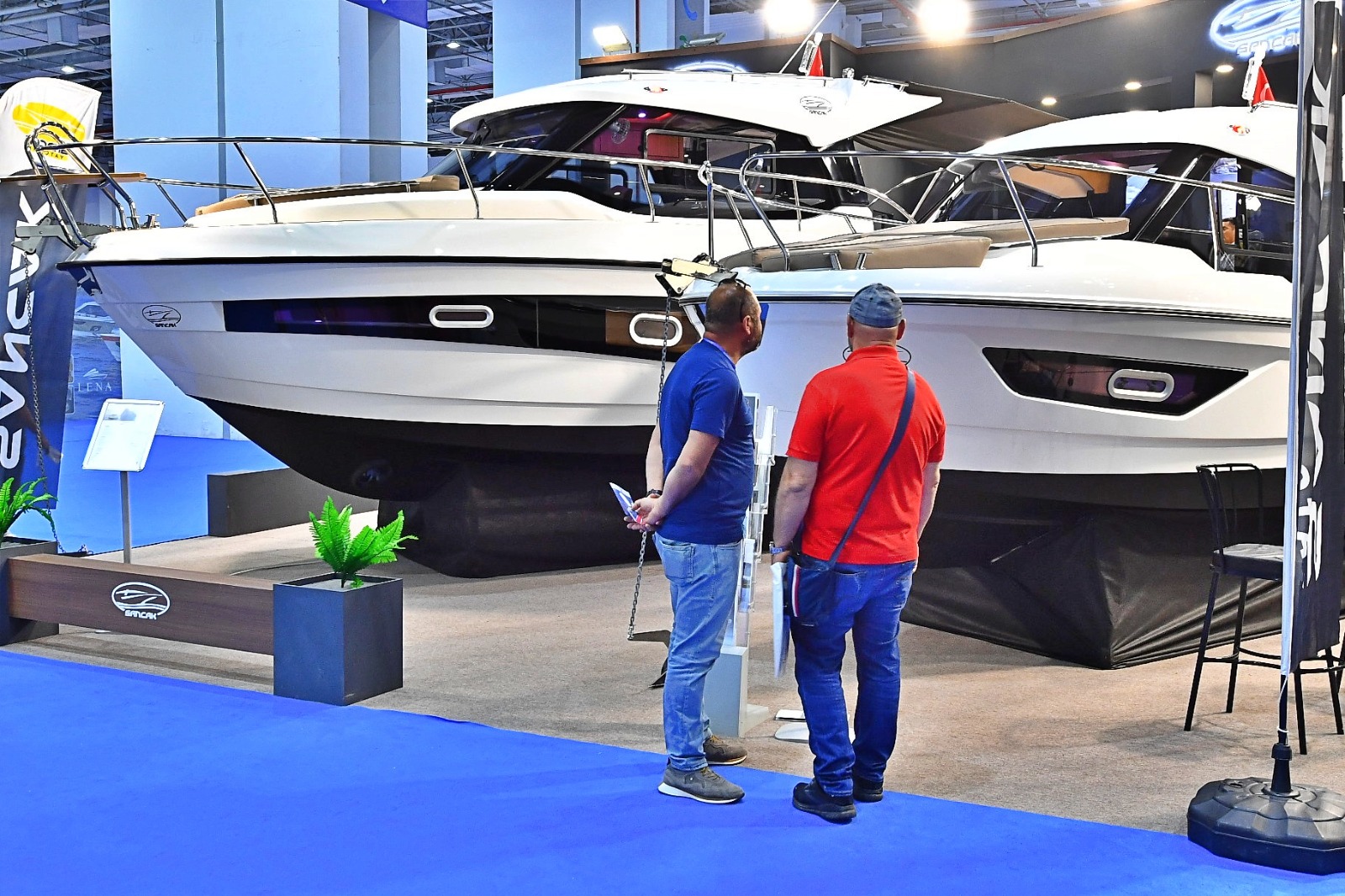 MAST İzmir Boat Show - Tekne, Tekne Ekipmanları ve Deniz Aksesuarları Fuarı 1 Mayıs’ta İzmir Büyükşehir Belediye Başkanı Dr. Cemil Tugay’ın da katıldığı törenle açıldı.