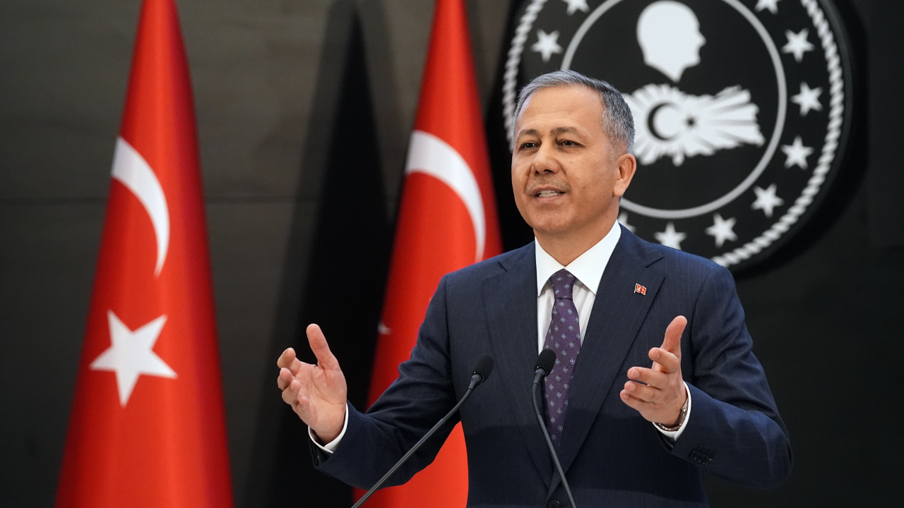 Yerlikaya Dan Polise 1 Mayis Tesekkuru Sizlerle Iftihar Ediyorum