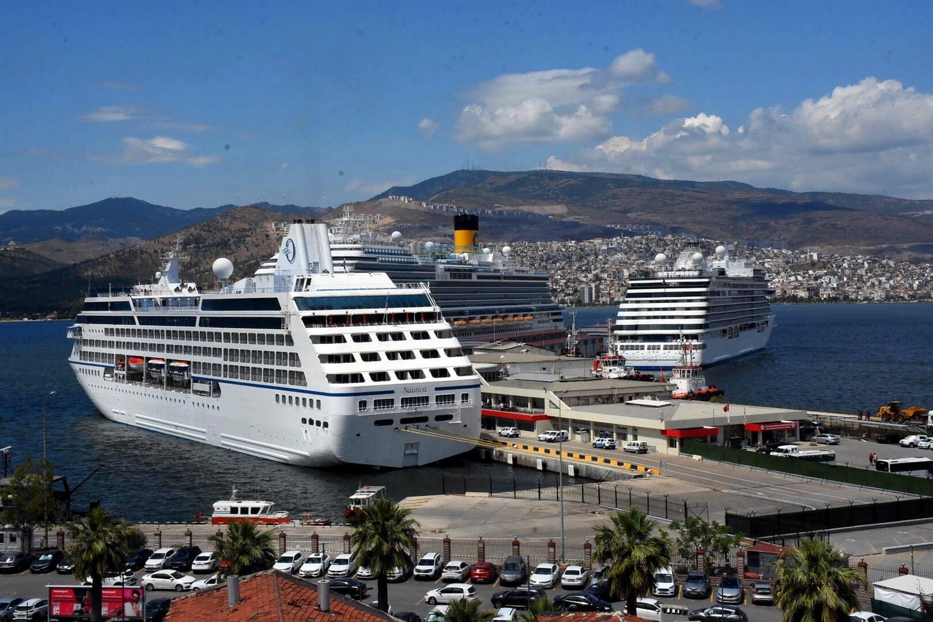 Yılın Ilk 4 Ayında İzmir Alsancak Limanı’na 7 Bin 927 Yolcu Geldi