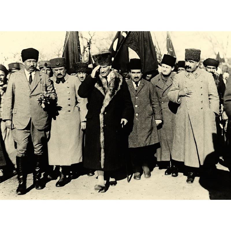 Atatürk'ün Kurtla Poz Verdiği Iddiası Gerçek Mi, Montaj Mı?-1