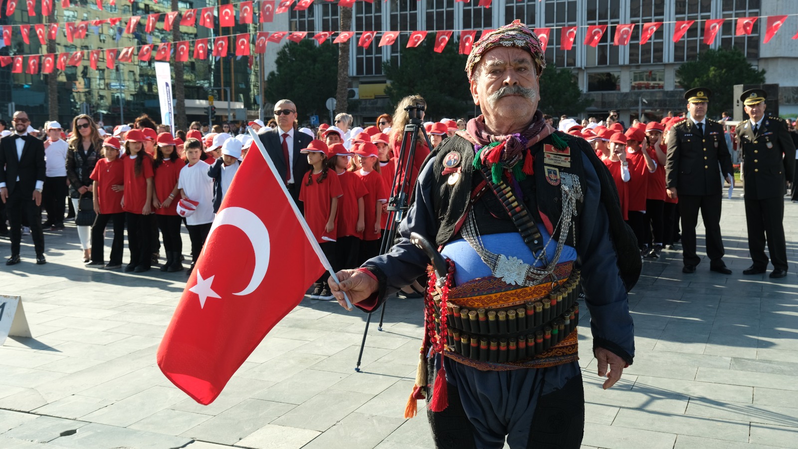 Izmir De Cumhuriyet In 101 Inci Yili Kutlamalari (14)