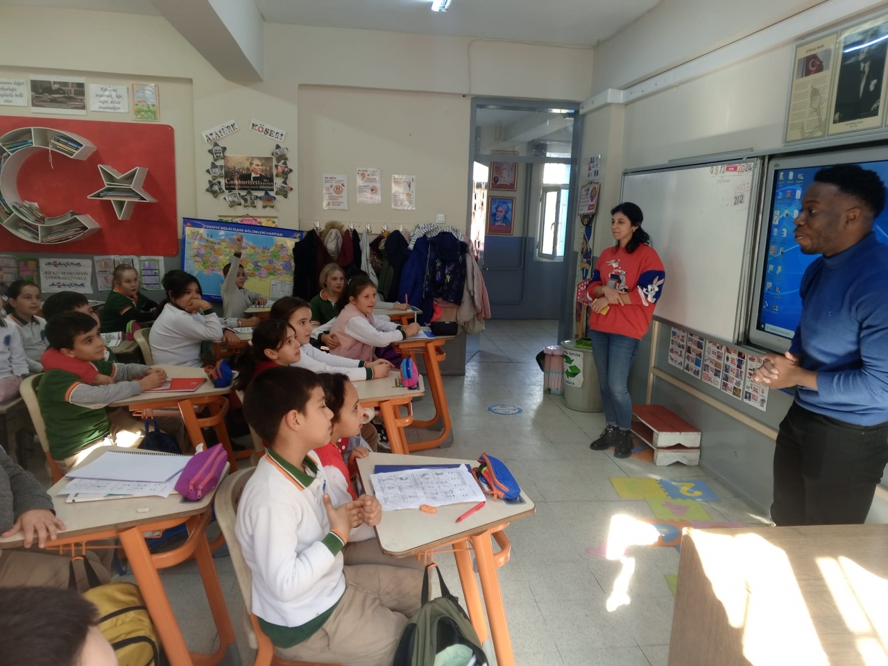 Bademli Sukru Saracoglu Ilkokulunda Kan Bagisi Kampanyasi Duzenlendi Aapicture2024120636409127