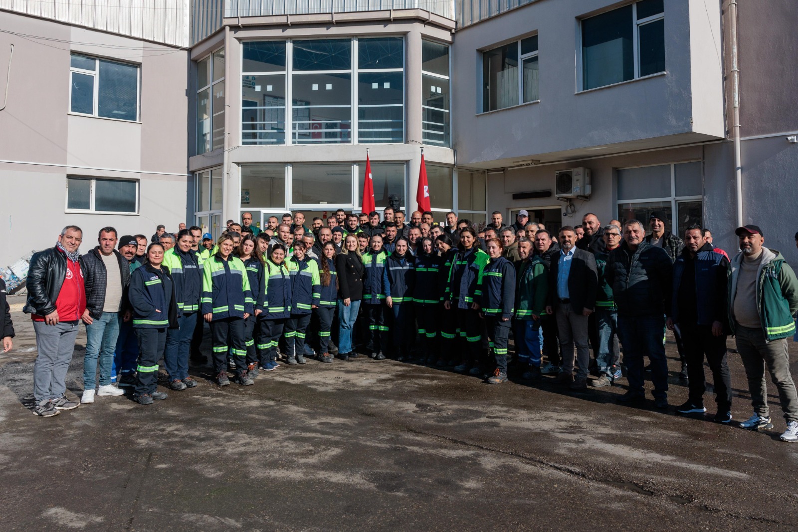 Başkan Mutlu Belediye Çalışanlarının Yeni Yılını Kutladı (4)