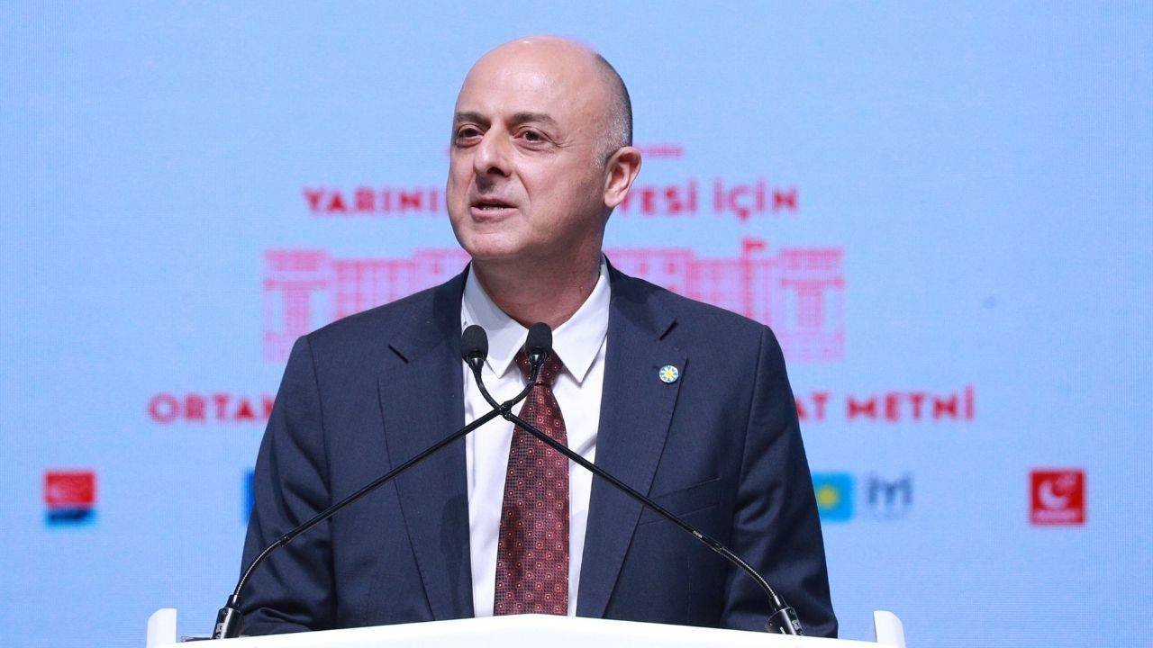Iyi Parti Den Istifa Eden Umit Ozlale Chp Ye Katiliyor