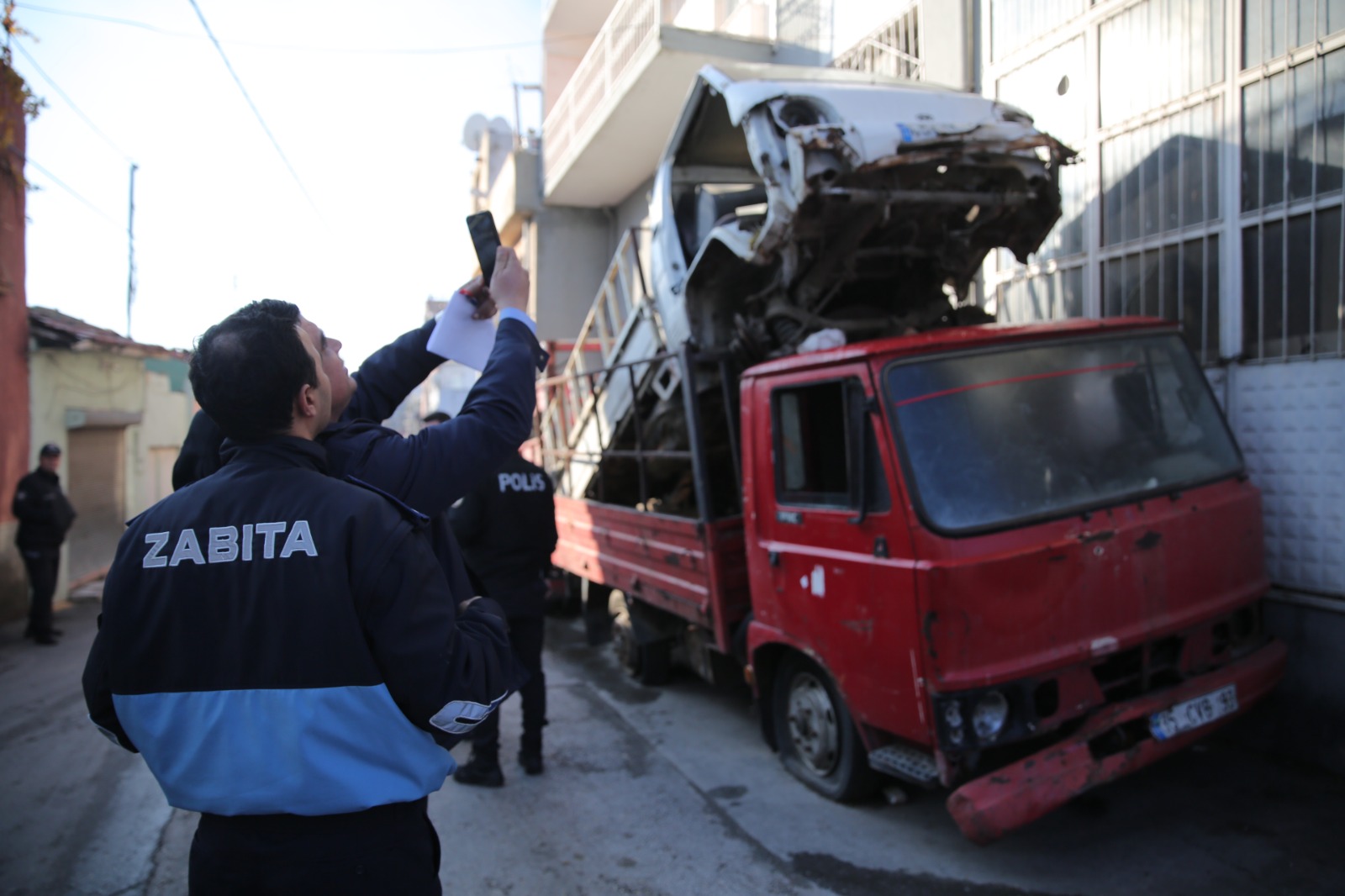 Konak Zabıtasından Hurdacılara Ve Hurda Depolarına Sıkı Denetim (1)