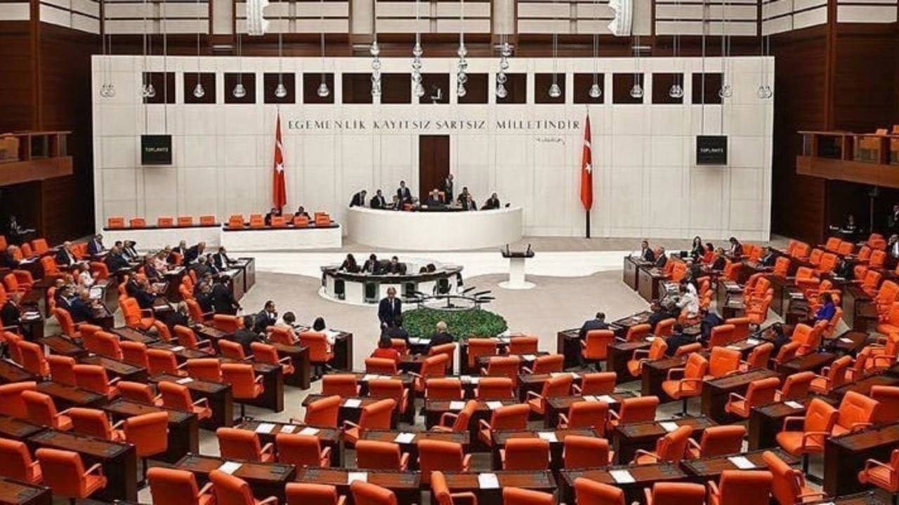 4 Milletvekili Hakkindaki Dokunulmazlik Fezlekeleri Tbmm De