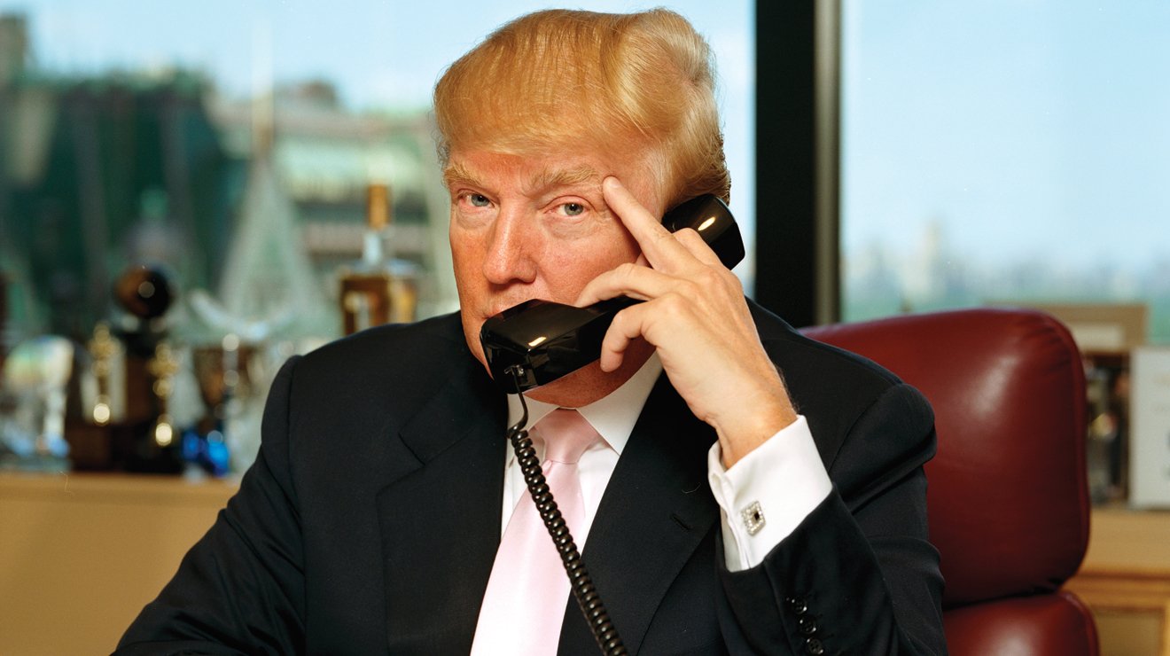 Trump Telefonla Konuşurken