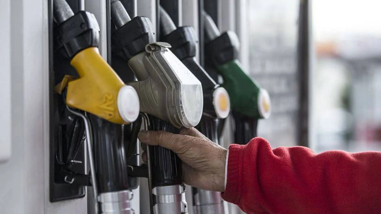 Benzin Motorin Ve Otogaz Akaryakita Uclu Zam Geliyor