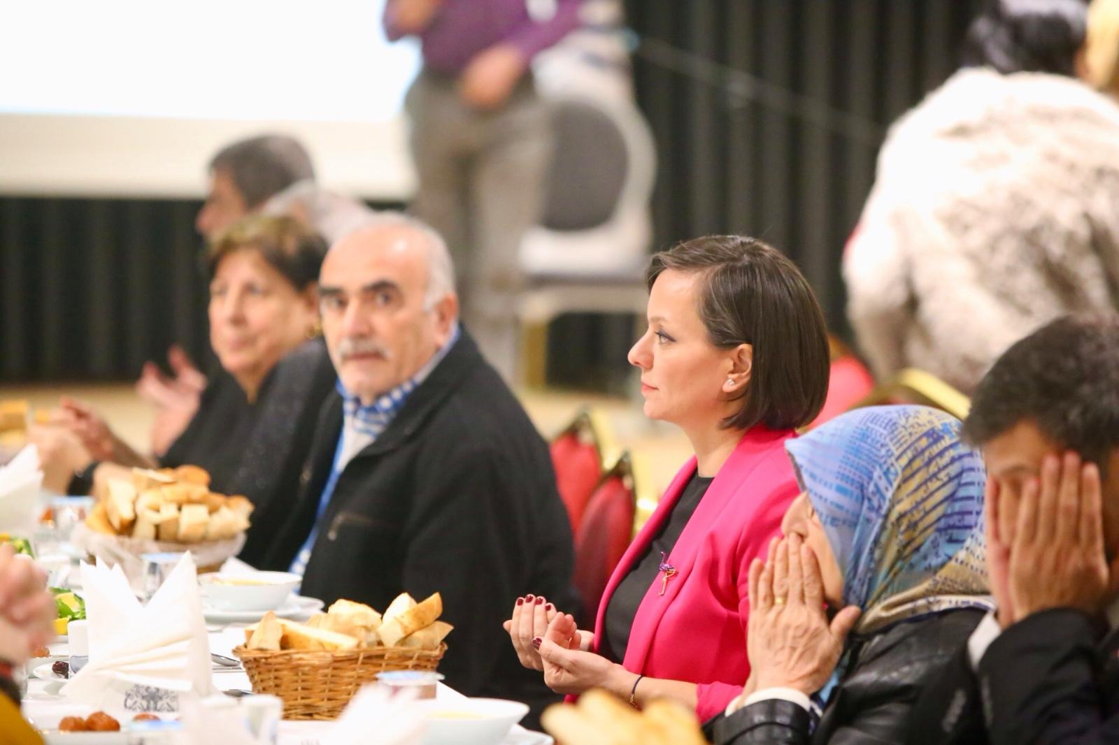 Karabağlarda Şehit Aileleri Ve Gazilere Iftar (2)