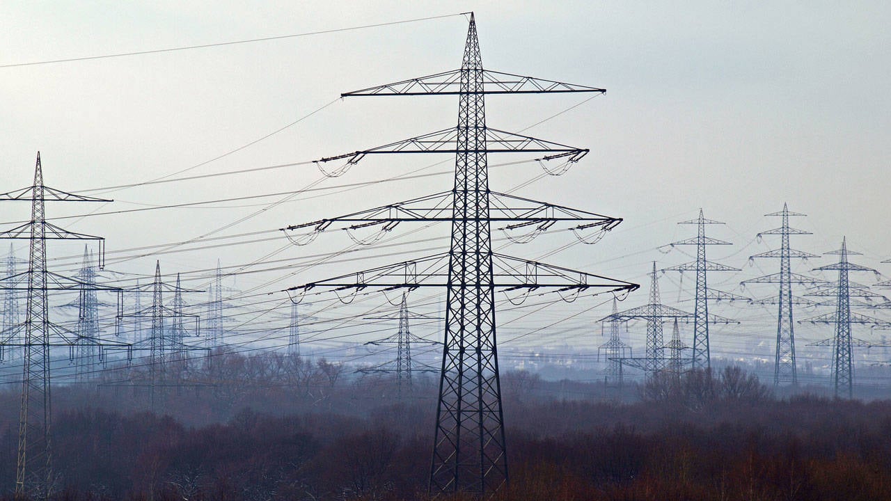 Avrupa Da Elektrik Krizi Iletisim Ve Ulasim Aglari Kesildi-1