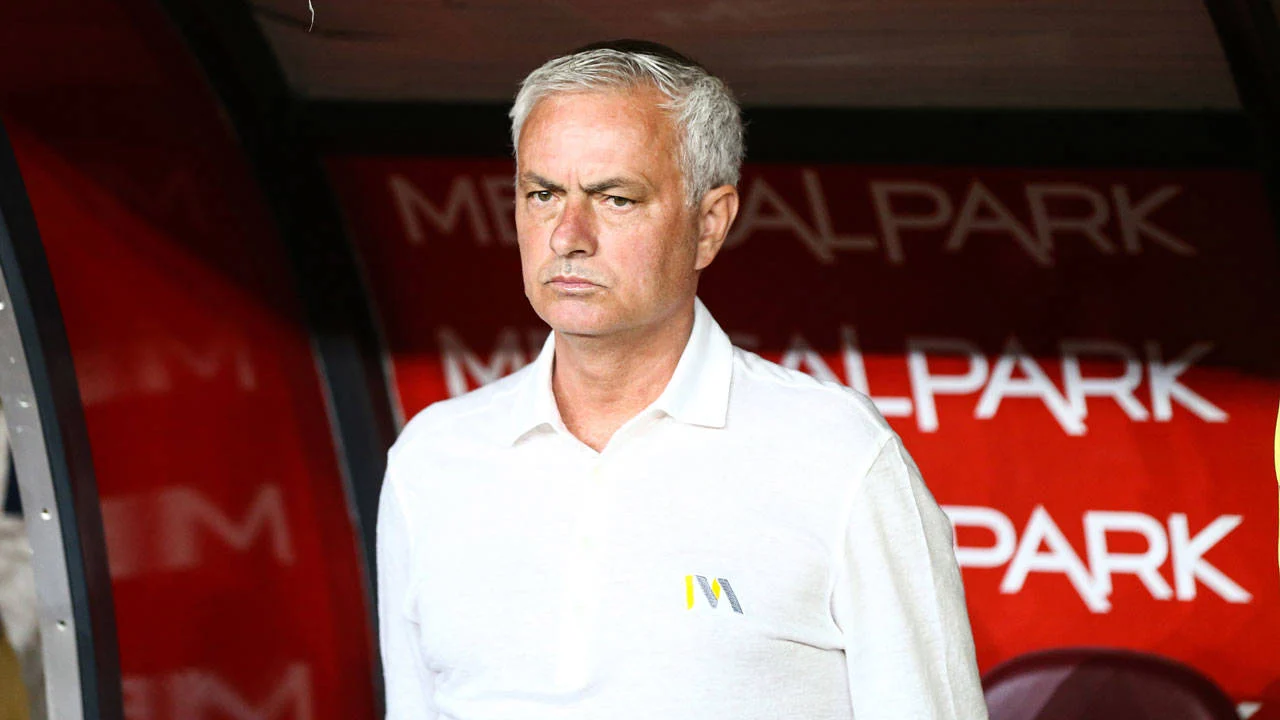 Jose Mourinho Yonetimindeki Fenerbahce Nin Kalesi Dustu