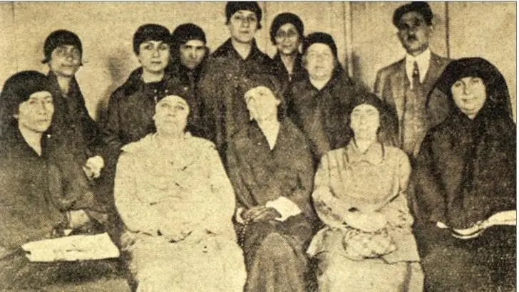Kadinlar Halk Fikrasi Kuruculari (1)