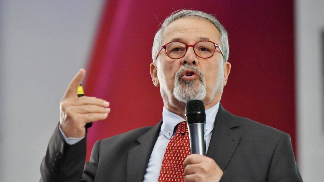 Naci Gorur Den Istanbul Da Hissedilen Deprem Sonrasi Uyari Fay Hattini Isaret Etti