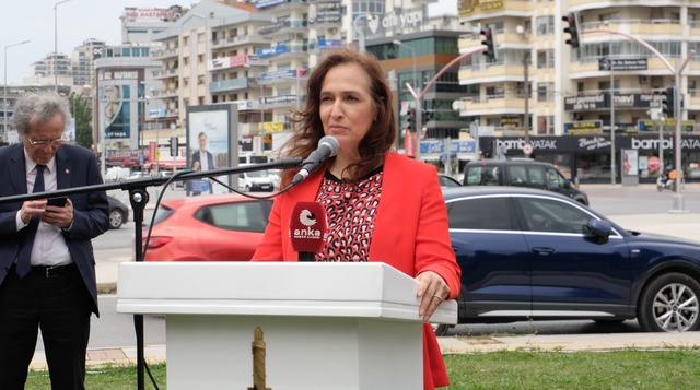 Okan Yüksel’i̇n Adi Karşiyaka'da ‘Merhaba’lar Eşli̇ği̇nde Ölümsüzleşti̇ (1)