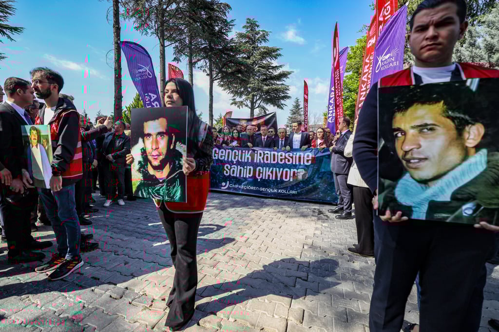 Ozgur Ozel Uc Fidanin Anmasina Katildi 2