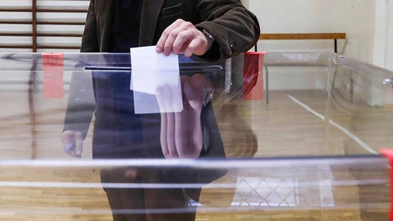 Polonyada Cumhurbaskanligi Secimleri Ikinci Tura Kaldi