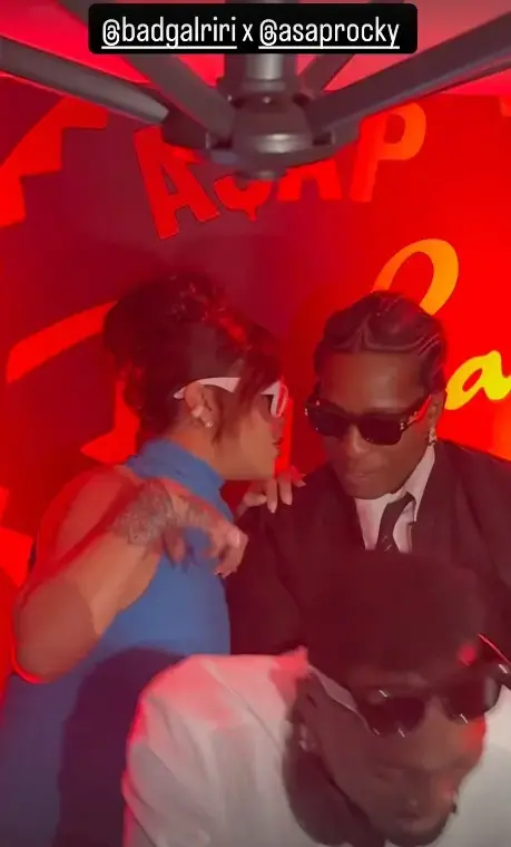 Rihanna Ve Sevgilisi Boran Kuzum In Kamerasina 18653445 2641 M