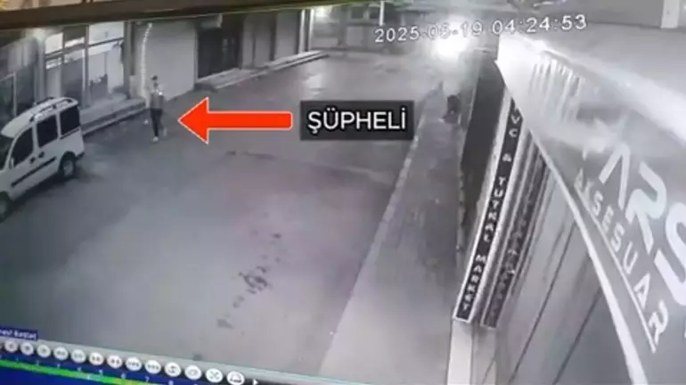 Ş Ü P H E L İ