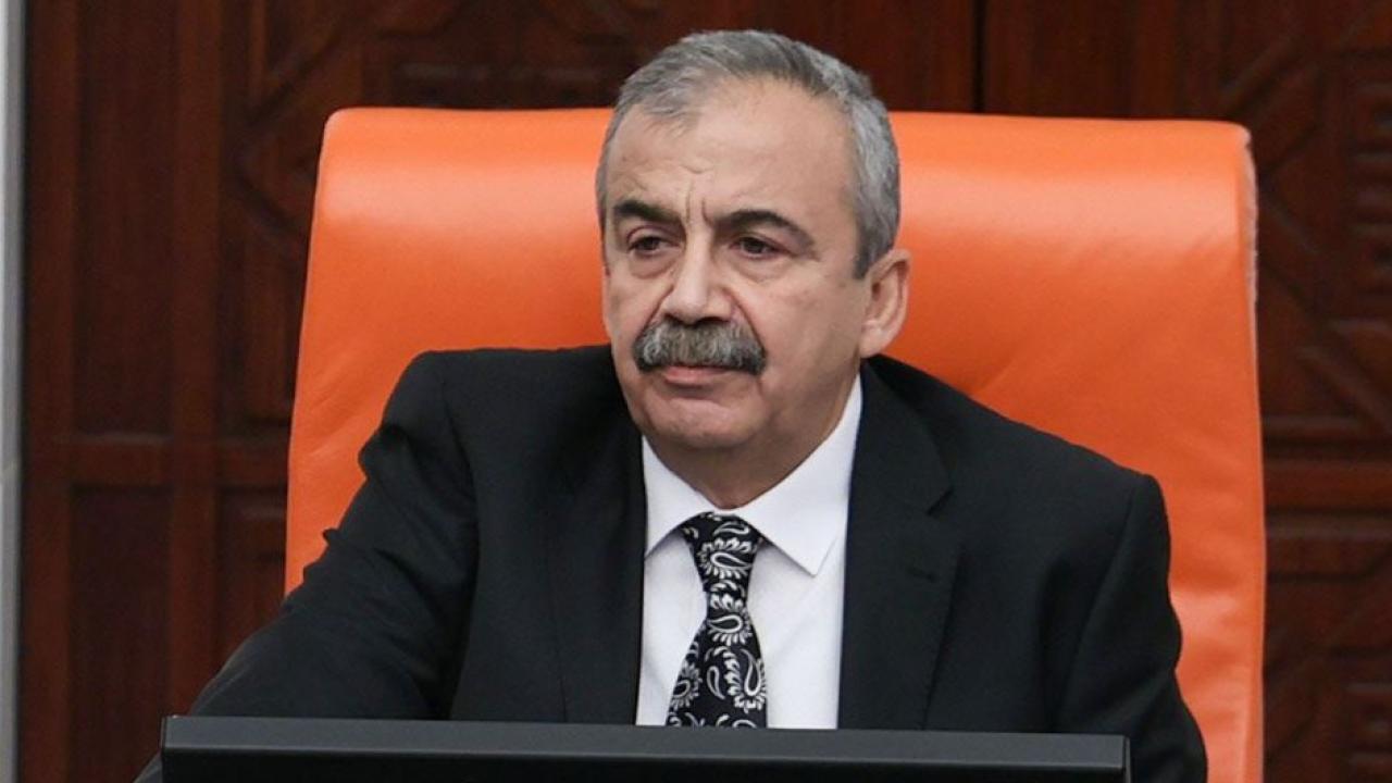 Sirri Sureyya Onderdha 2351966