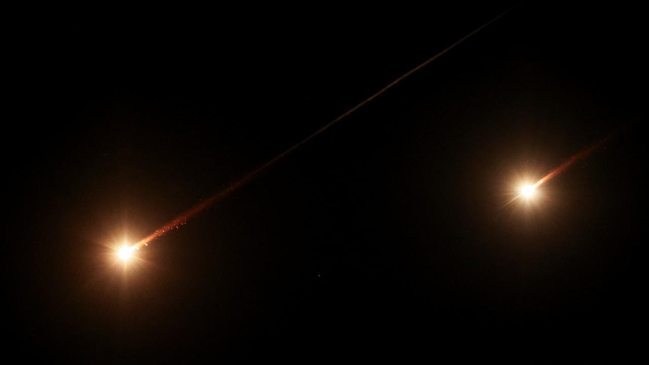 2371047