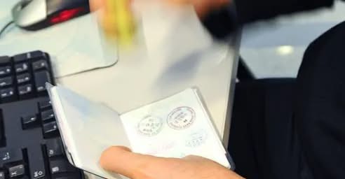 4577870897505603176