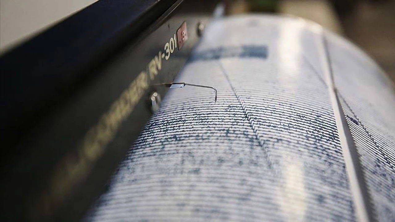 Akdeniz De 4 4 Buyuklugunde Deprem