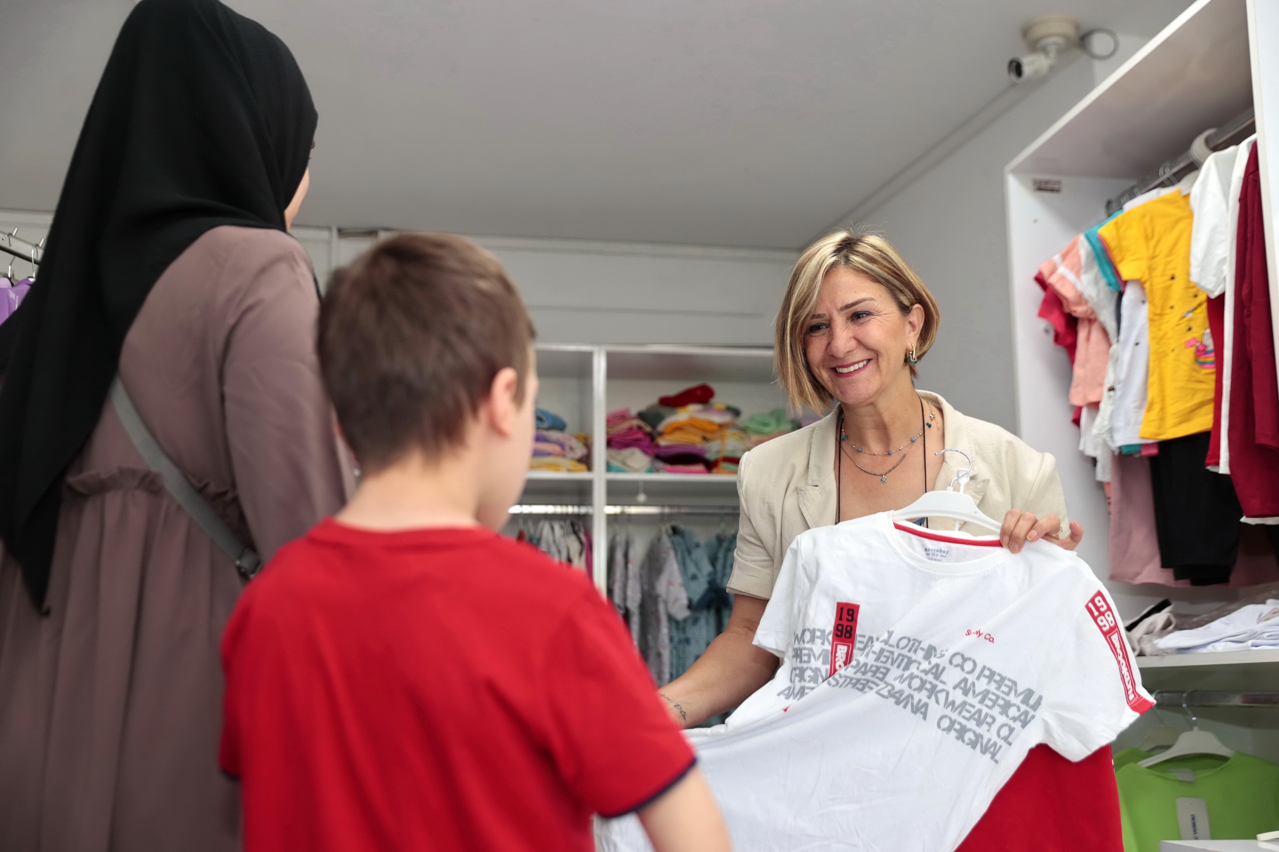 Bayramda Dayanışmanın Adresi Giysi Market (1)